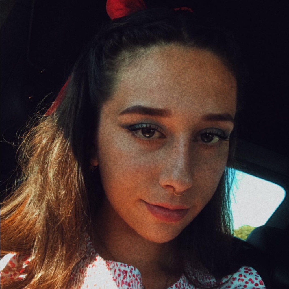 Meet your Posher, Julia